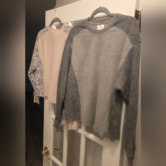 Sundry By "Anthropologie" Terrycloth Sweater with Blue Floral Pattern - Picture 4 of 9